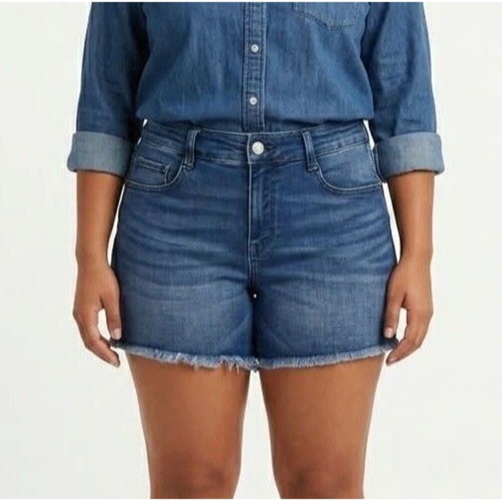 Nine West Women’s Jeans Shorts Size 4 Blue Denim Jean Ripped Hem